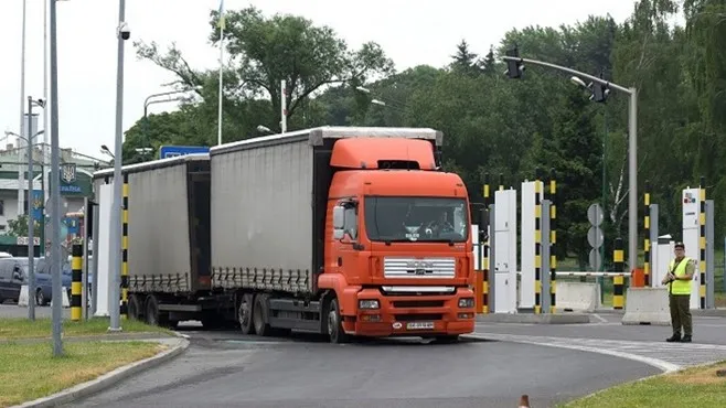 È entrato in vigore il rinnovo dell'esenzione dal visto con l'UE e l'Ucraina sta sviluppando la logistica al confine occidentale